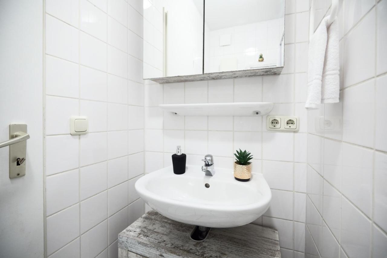 Stilvolles Ruhiges Studio - Parkplatz, Wifi, Tv Em-Apartments Deutschland Bielefeld Extérieur photo